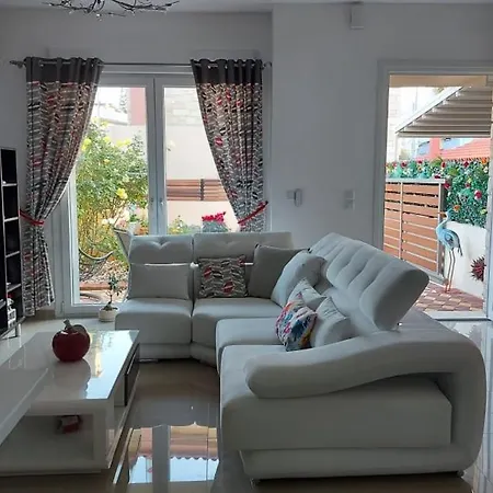 Matilda's House Kokkini Hani